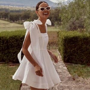 DISSH Aisle White Linen Bow Dress